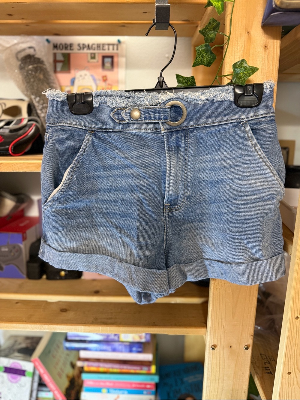 Frayed Waist Light Blue Denim Shorts with Ring Accent
